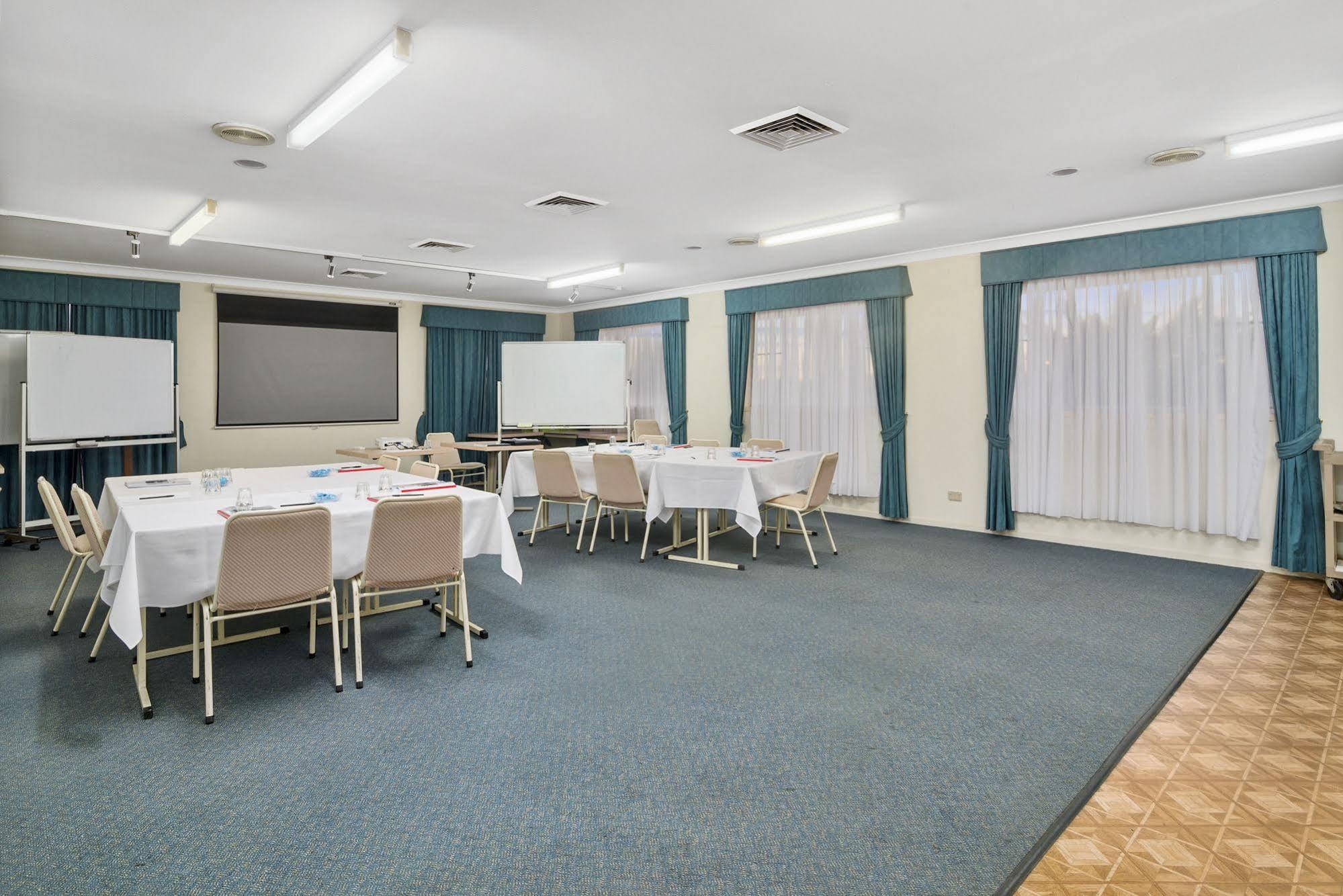 Park Motor Inn Toowoomba Bagian luar foto